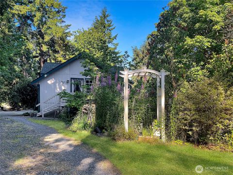 Photo of 890 W Wynwood Drive, Shelton, WA 98584 (MLS # 2401954)