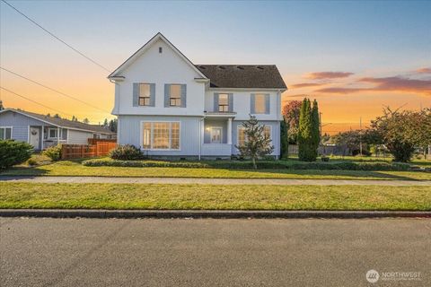 Photo of 1212 3rd Street, Cosmopolis, WA 98537 (MLS # 2446920)