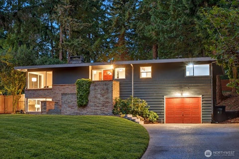 Photo of 20842 2nd Place SW, Normandy Park, WA 98166 (MLS # 2583322)
