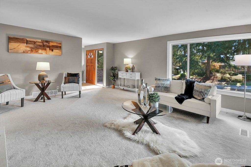 Photo of 20842 2nd Place SW, Normandy Park, WA 98166 (MLS # 2583322)