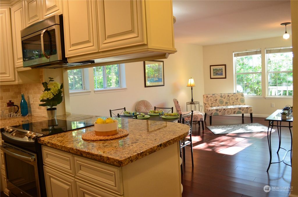 Photo of 2670 118th Avenue SE #101, Bellevue, WA 98005 (MLS # 2039277)