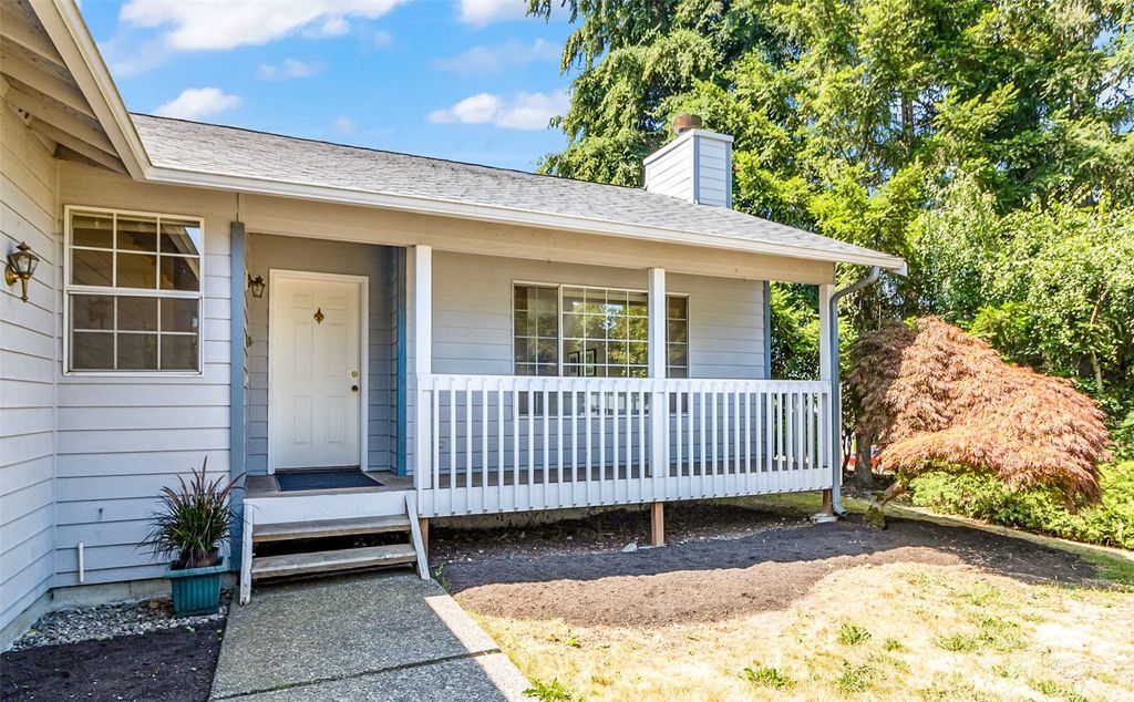 Photo of 16117 82nd Place NE, Kenmore, WA 98028 (MLS # 2274811)