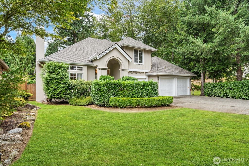 Photo of 2615 E Beaver Lake Drive SE, Sammamish, WA 98075 (MLS # 2430507)