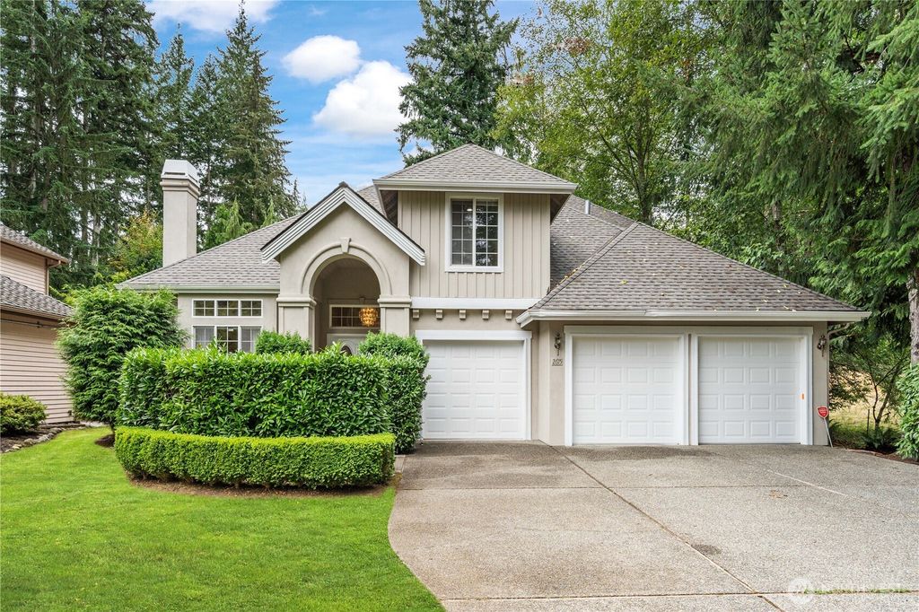 Photo of 2615 E Beaver Lake Drive SE, Sammamish, WA 98075 (MLS # 2430507)