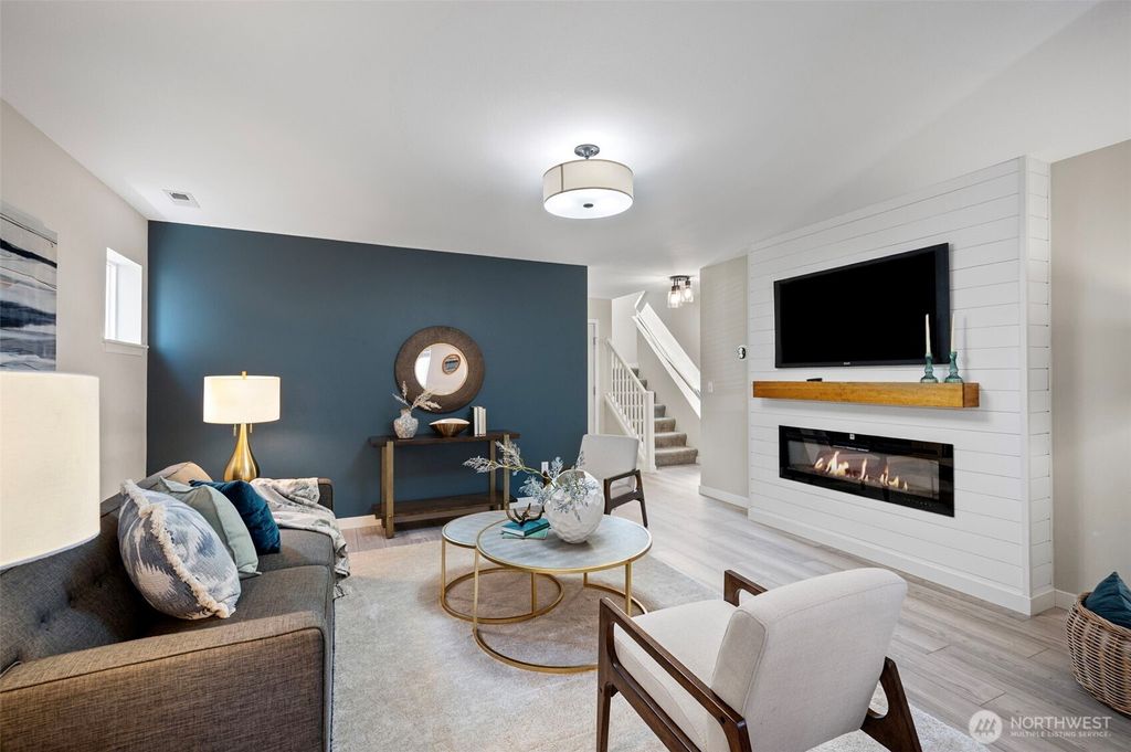 Photo of 7828 Cortland Avenue SE, Snoqualmie, WA 98065 (MLS # 2427736)