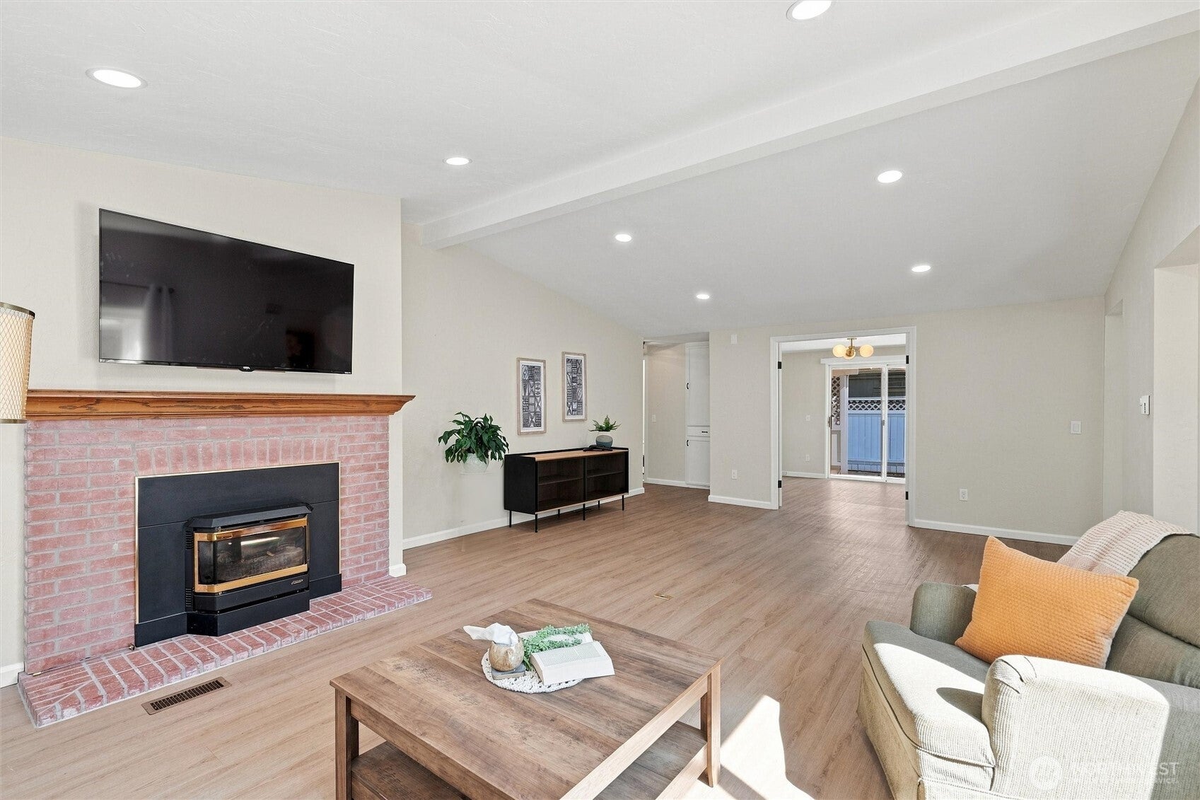 3802 James Street 38