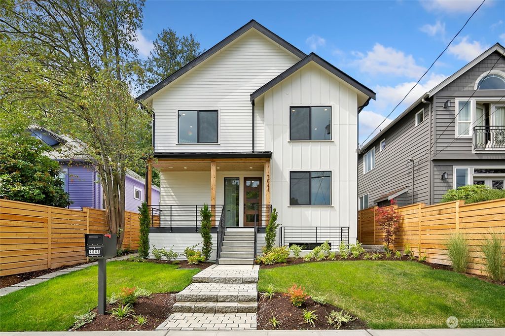 Photo of 7041 34th Avenue NE, Seattle, WA 98115 (MLS # 2148794)