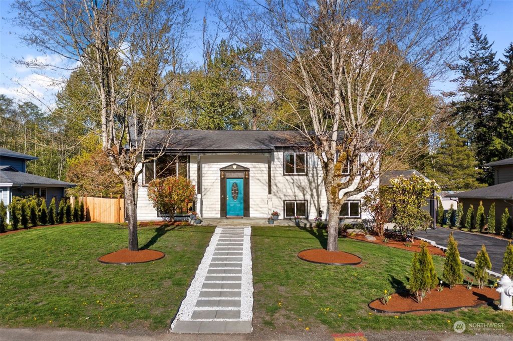 Photo of 14602 75th Avenue NE, Kenmore, WA 98028 (MLS # 2224659)
