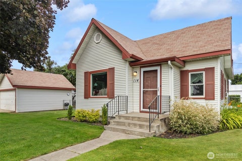Photo of 114 Logan Street, Davenport, WA 99122 (MLS # 2555000)