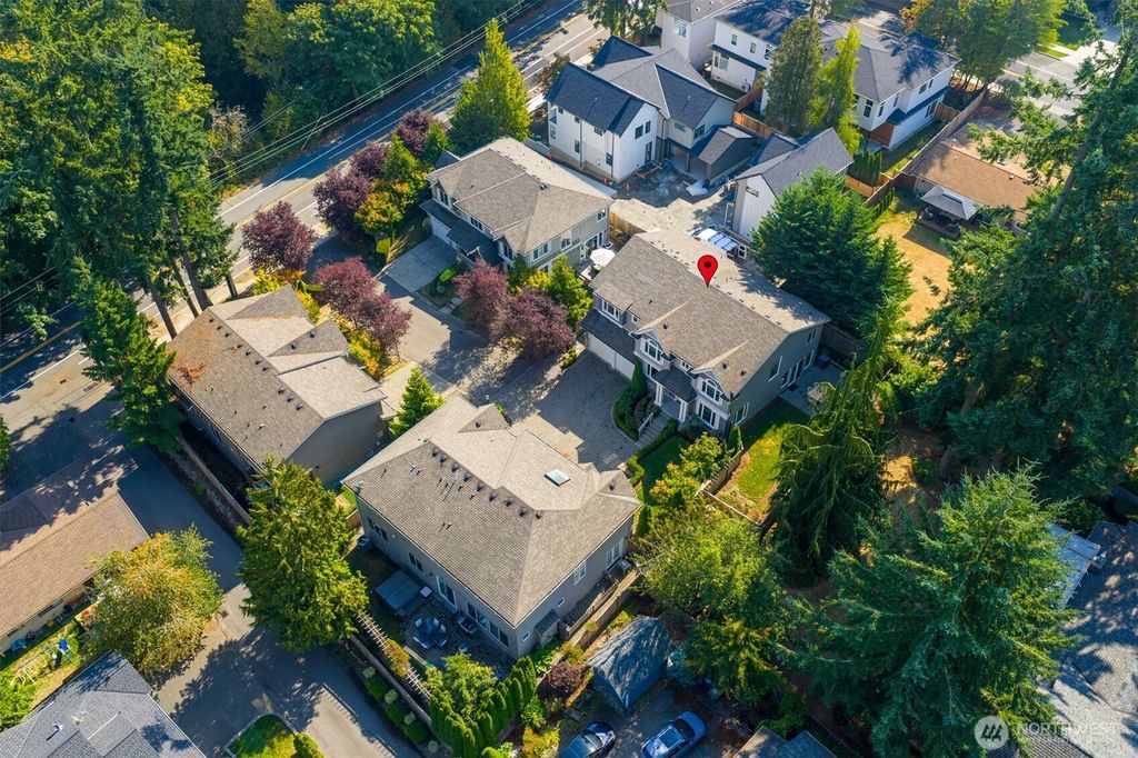 Photo of 9521 132nd Avenue NE, Kirkland, WA 98033 (MLS # 2434095)