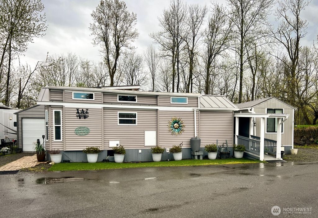 Photo of 4330 Preston Fall City Road SE #29, Fall City, WA 98024 (MLS # 2356800)