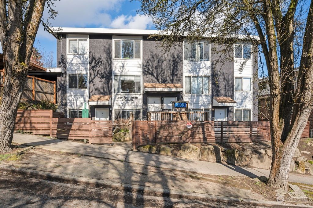 Photo of 3000 E Spruce Street, Seattle, WA 98122 (MLS # 2320258)