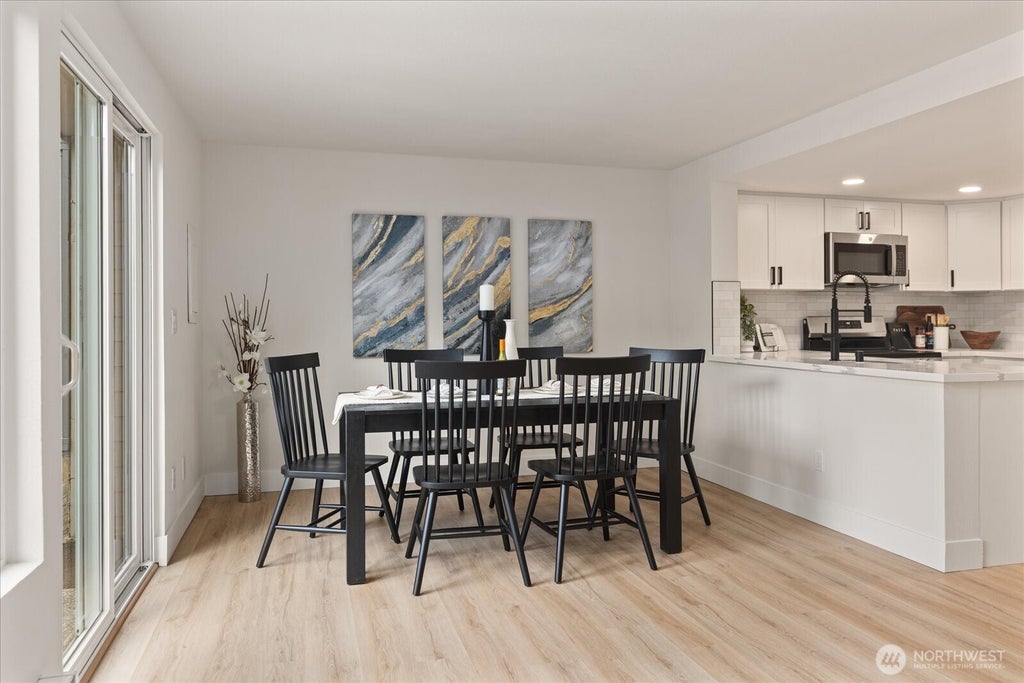 Photo of 1035 156th Avenue NE #33, Bellevue, WA 98007 (MLS # 2584333)