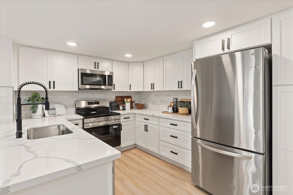 Photo of 1035 156th Avenue NE #33, Bellevue, WA 98007 (MLS # 2584333)