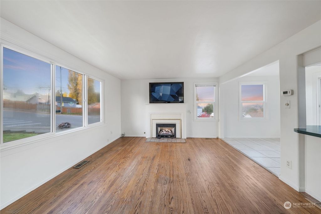 Photo of 13502 34th Avenue S, Tukwila, WA 98168 (MLS # 2170919)