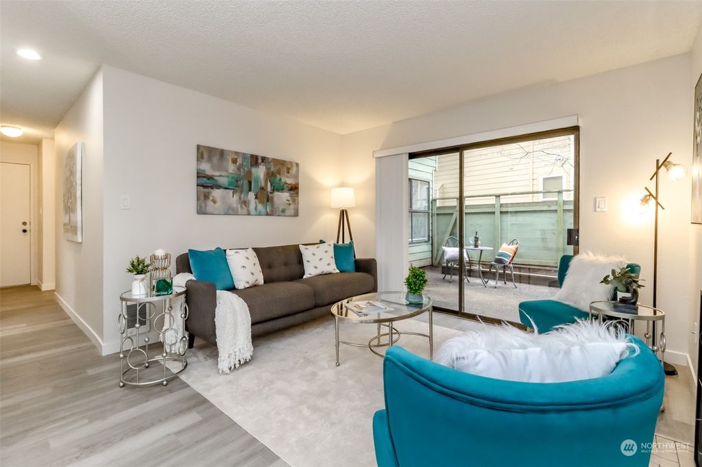 Photo of 2512 S 317th Street #201, Federal Way, WA 98003 (MLS # 2311191)