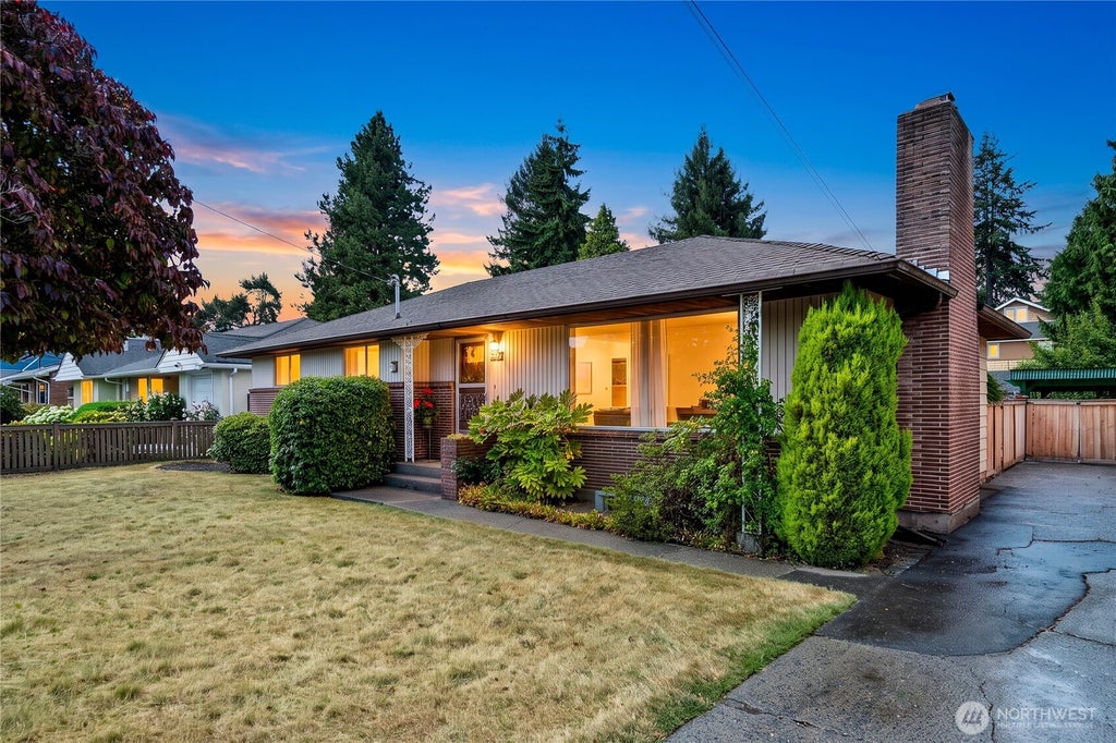 Photo of 9623 14th Avenue NW, Seattle, WA 98117 (MLS # 2574993)