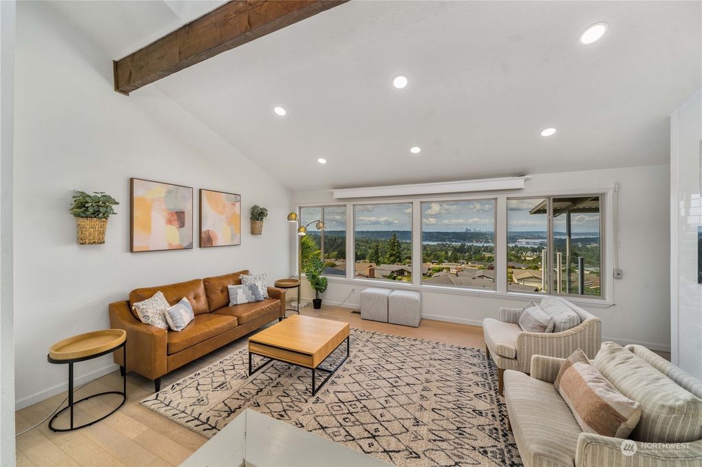 Photo of 4551 135th Avenue SE, Bellevue, WA 98006 (MLS # 2216623)