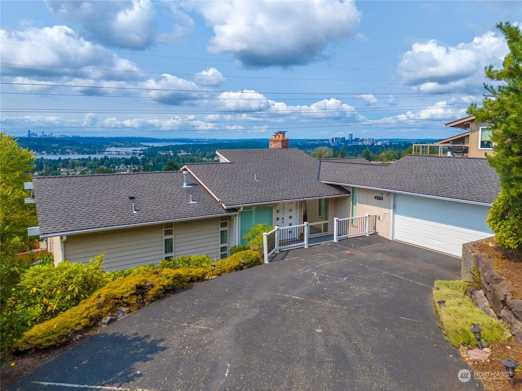 Photo of 4551 135th Avenue SE, Bellevue, WA 98006 (MLS # 2216623)