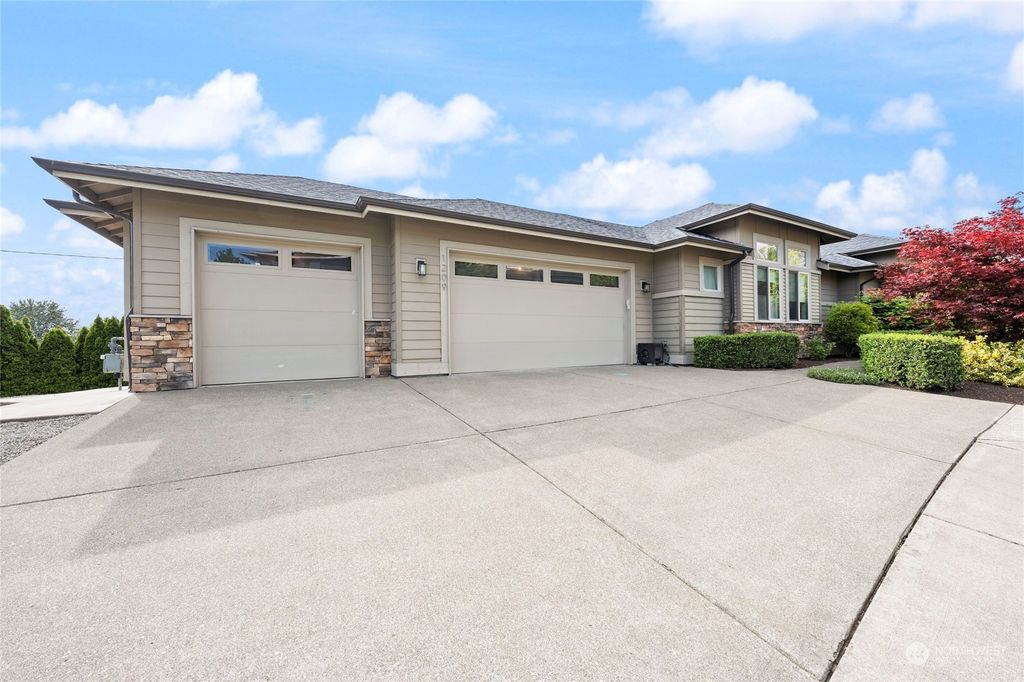 Photo of 1209 Monterey Avenue NE, Renton, WA 98056 (MLS # 2241430)