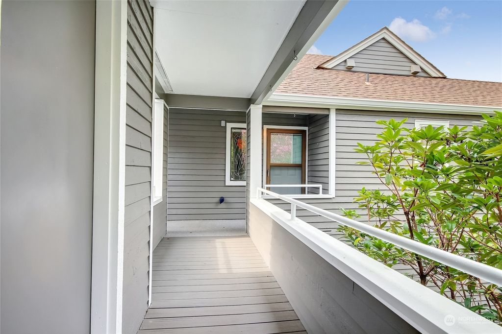 Photo of 4061 223rd Place SE, Issaquah, WA 98029 (MLS # 2214187)