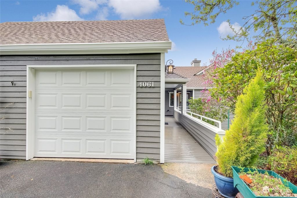 Photo of 4061 223rd Place SE, Issaquah, WA 98029 (MLS # 2214187)