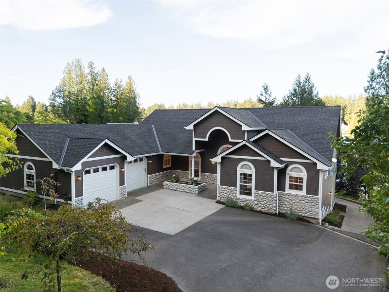 180 E Westlake Drive N