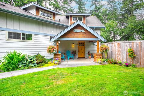 Photo of 1204 Hughes Avenue, Blaine, WA 98230 (MLS # 2551335)