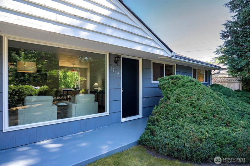 1924 NE 130th Place