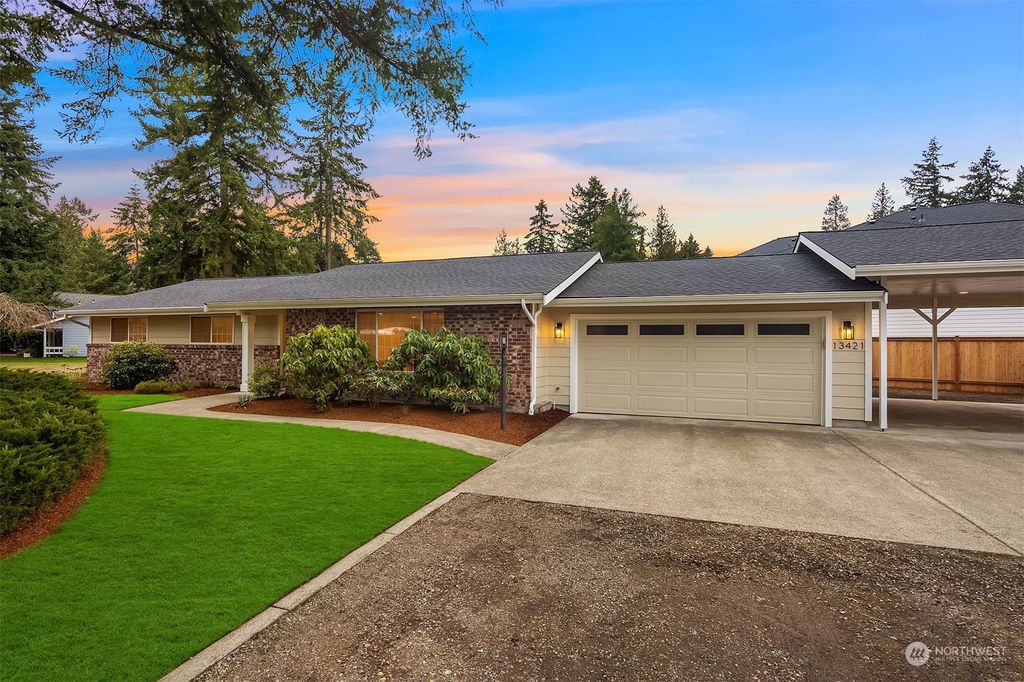 Photo of 13421 SE 337th Street, Auburn, WA 98092 (MLS # 2041446)