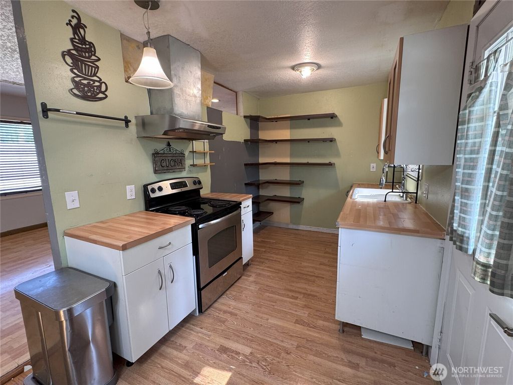 Photo of 20426 54th Avenue W, Lynnwood, WA 98036 (MLS # 2428427)