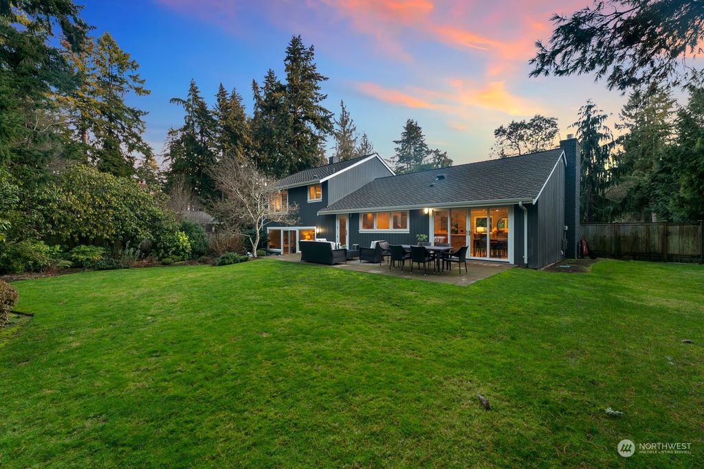 Photo of 7300 Island Crest Way, Mercer Island, WA 98040 (MLS # 2029056)