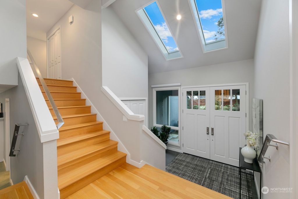 Photo of 7300 Island Crest Way, Mercer Island, WA 98040 (MLS # 2029056)