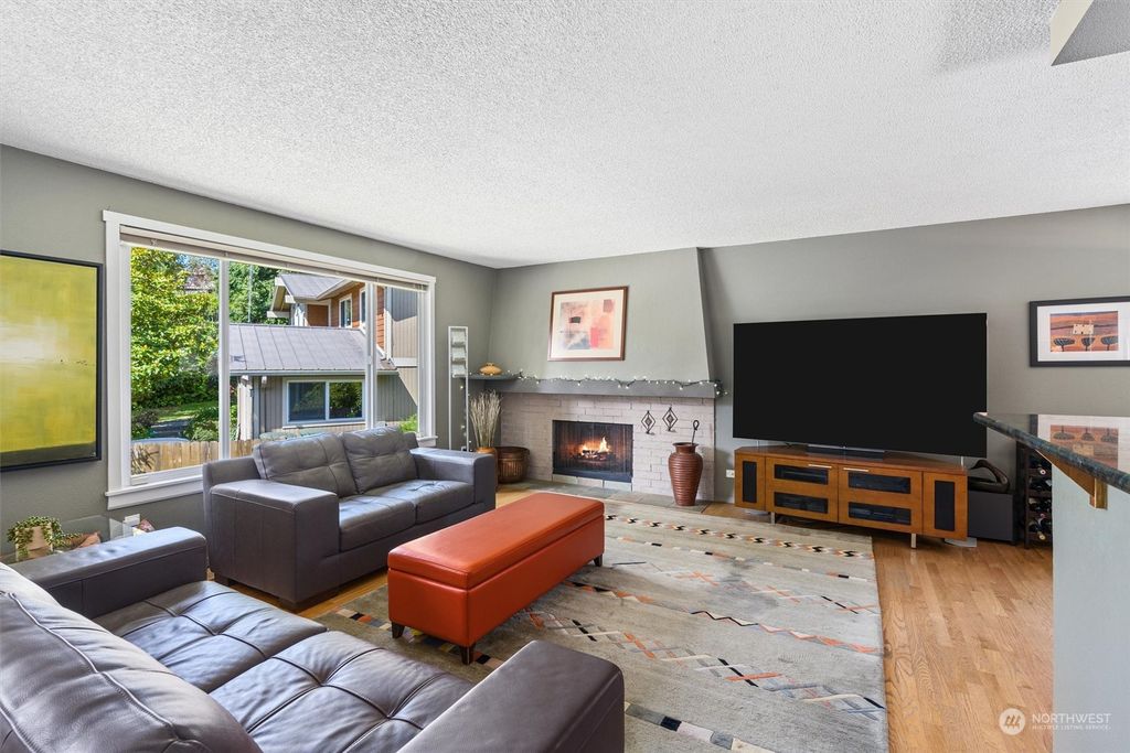 Photo of 18623 65th Court NE, Kenmore, WA 98028 (MLS # 2101873)
