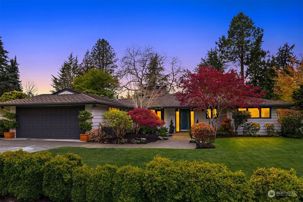 Photo of 3113 Hunts Point Road, Hunts Point, WA 98004 (MLS # 2058762)