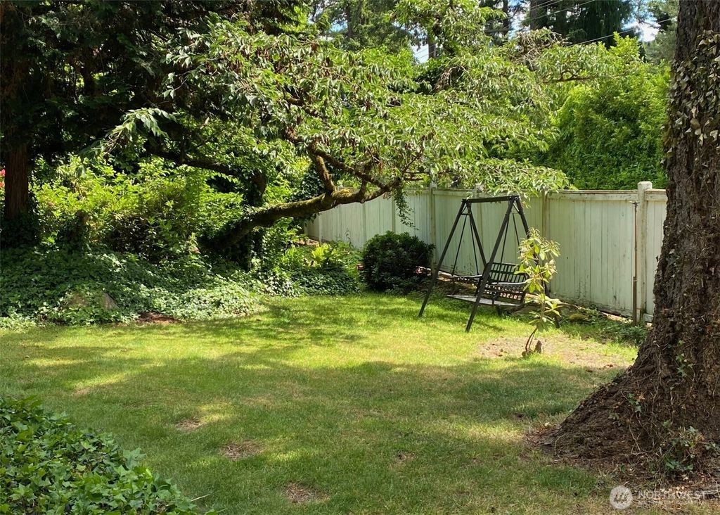 Photo of 9100 Lake Washington Boulevard NE, Bellevue, WA 98004 (MLS # 2530811)