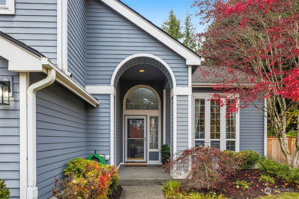 Photo of 25730 SE 39th Street, Sammamish, WA 98029 (MLS # 2307681)