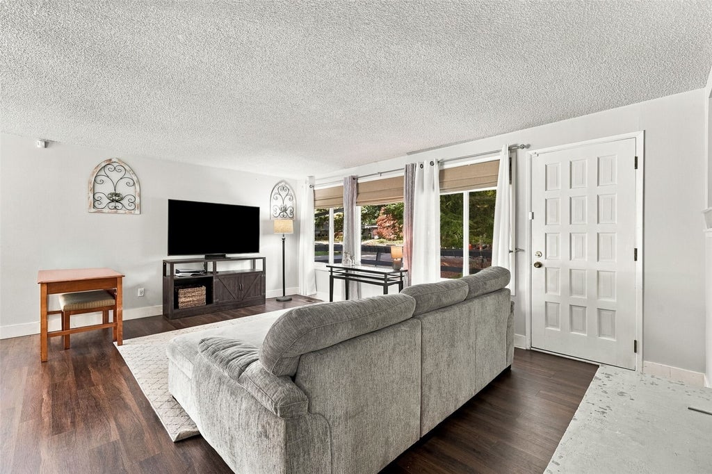 Photo of 14627 164th Place SE, Renton, WA 98059 (MLS # 2599625)