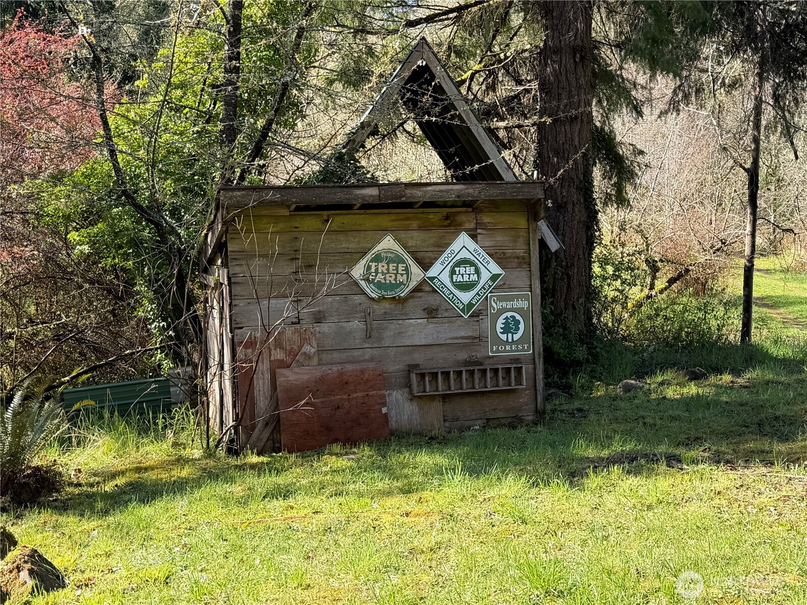 2750 Leland Valley Road W