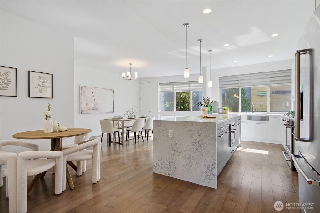 Photo of 16347 NE 12th Place, Bellevue, WA 98008 (MLS # 2521493)