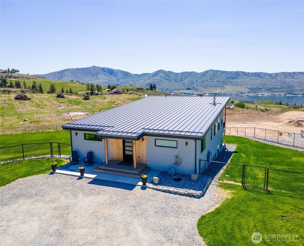 Photo of 81 Nora Lane Ln, Chelan, WA 98816 (MLS # 2457404)