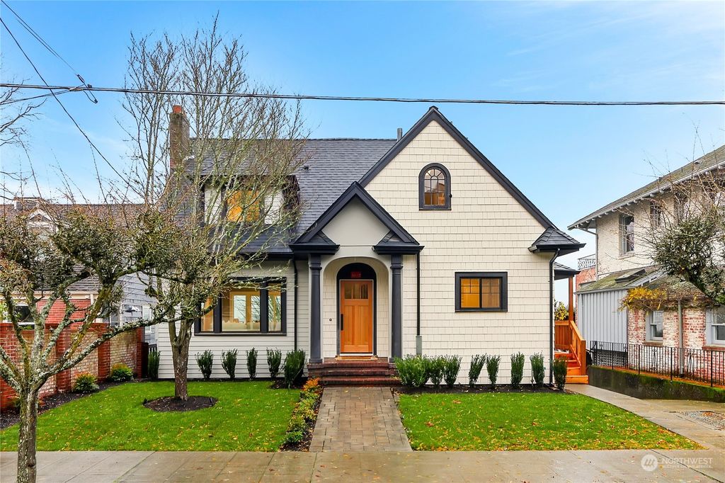 Photo of 1612 5th Avenue N, Seattle, WA 98109 (MLS # 2184447)