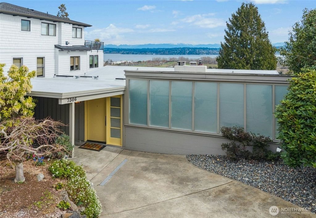 Photo of 7306 56th Avenue NE, Seattle, WA 98115 (MLS # 2350108)