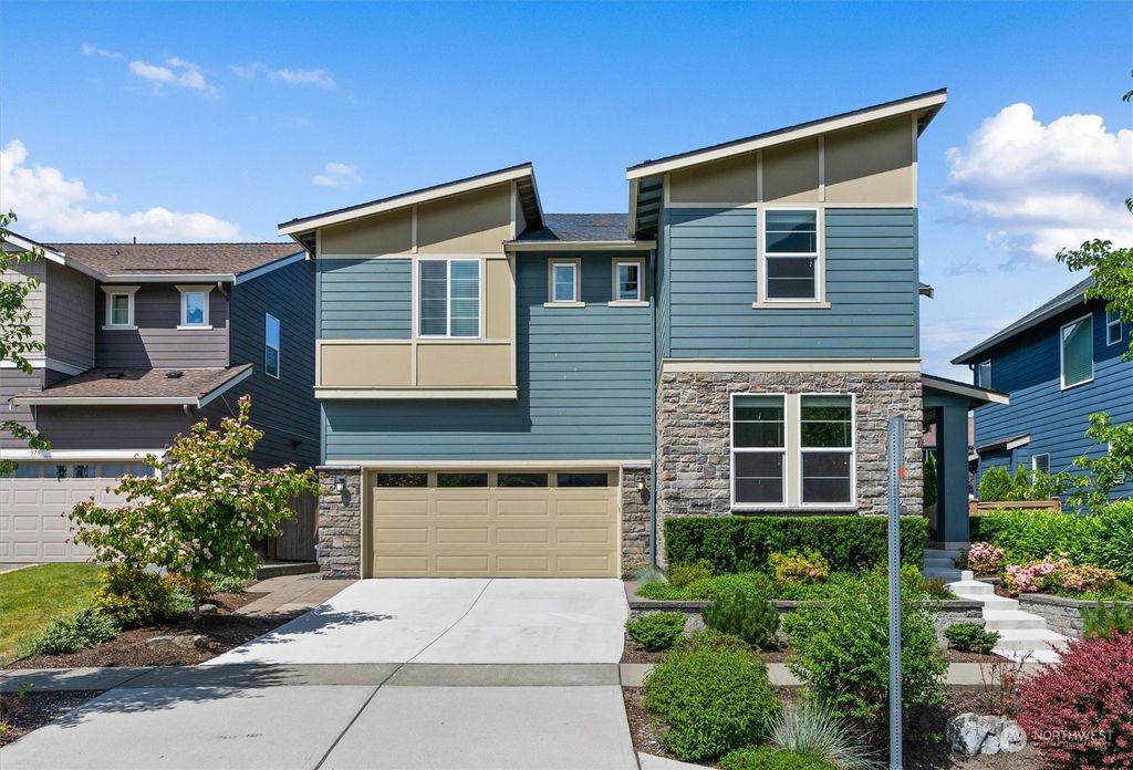 Photo of 381 Vaughan Boulevard NE, North Bend, WA 98045 (MLS # 2129799)