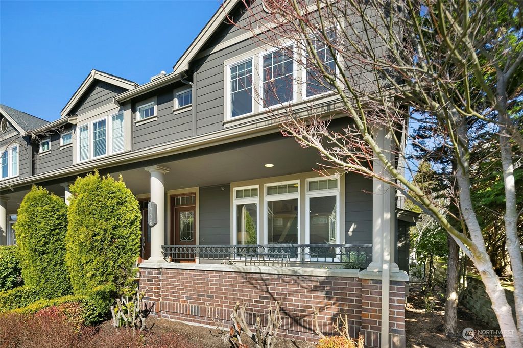 Photo of 1778 10th Avenue NE #1211, Issaquah, WA 98029 (MLS # 2048458)