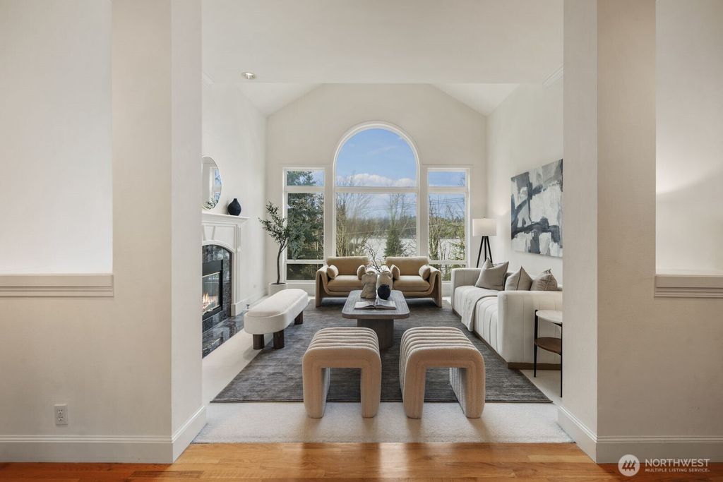 Photo of 1665 204th Avenue NE, Sammamish, WA 98074 (MLS # 2500034)