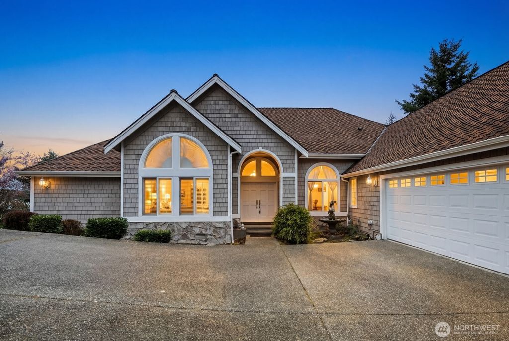 Photo of 1665 204th Avenue NE, Sammamish, WA 98074 (MLS # 2500034)