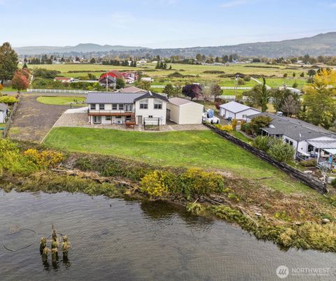 Photo of 277 W Sunny Sands Road, Cathlamet, WA 98612 (MLS # 2447873) Photo of 277 W Sunny Sands Road, Cathlamet, WA 98612 (MLS # 2447873)
