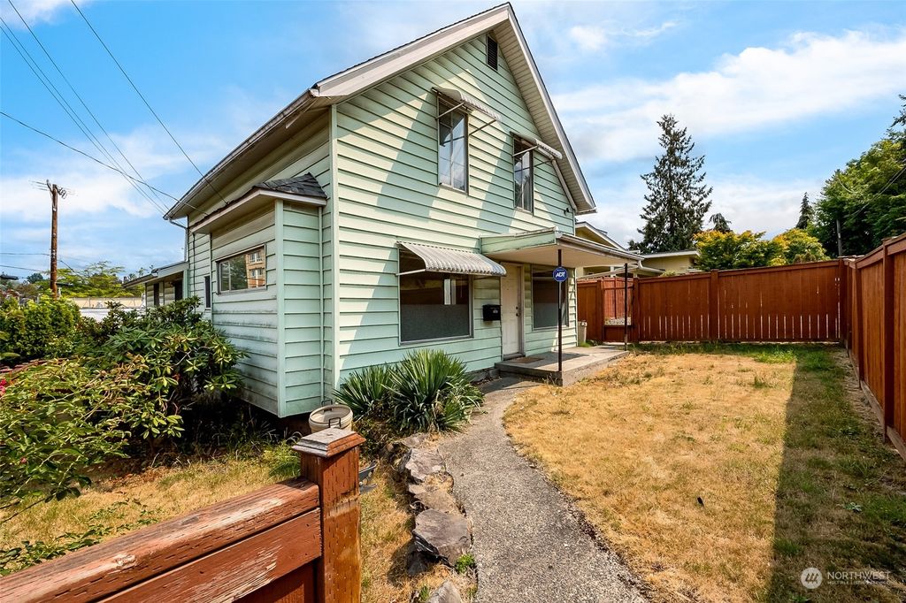 Photo of 3402 Claremont Avenue S, Seattle, WA 98144 (MLS # 2154098)