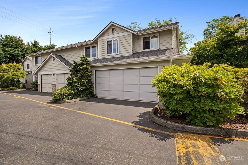Photo of 5004 168th Street SW #E, Lynnwood, WA 98037 (MLS # 2078004)